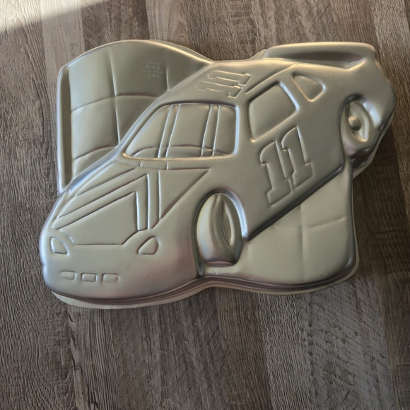 VINTAGE 1997 Wilton Race Car Cake Pan #11 NASCAR Style - Fast Birthday Fun! - Picture 5 of 6